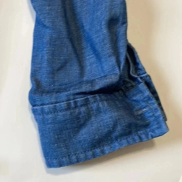 Loft cut out shoulder denim top medium NWT - Picture 4 of 5
